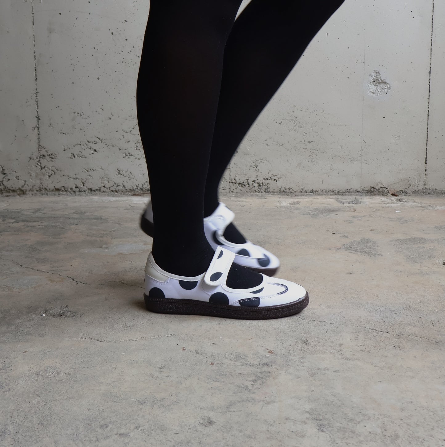 Sneaky MJ Blanco