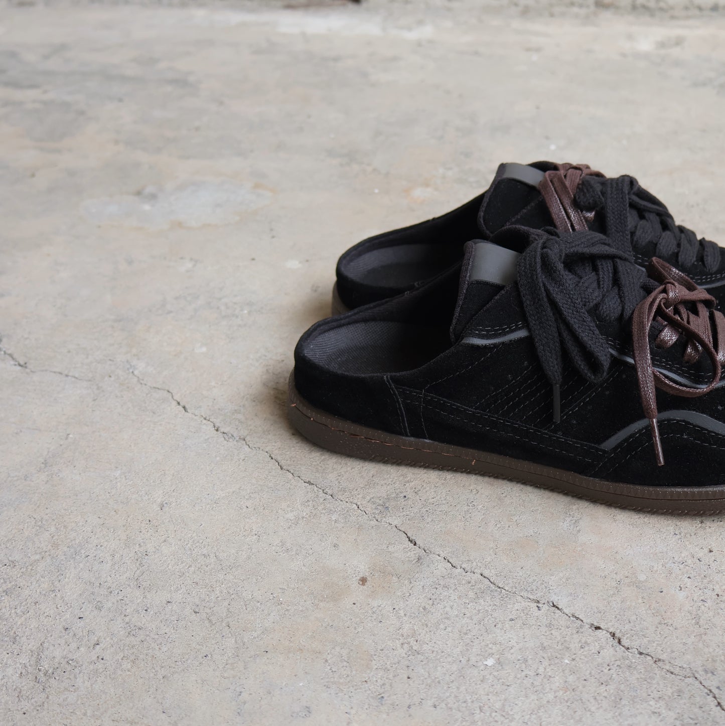 Low Total Black