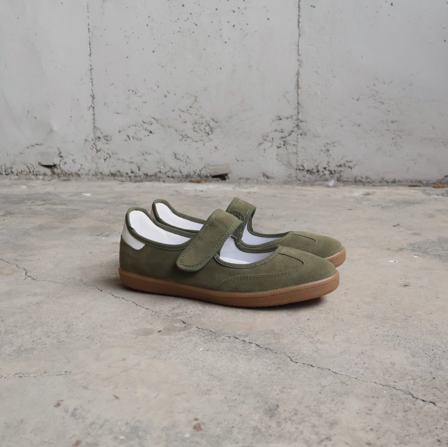 Sneaky MJ Verde